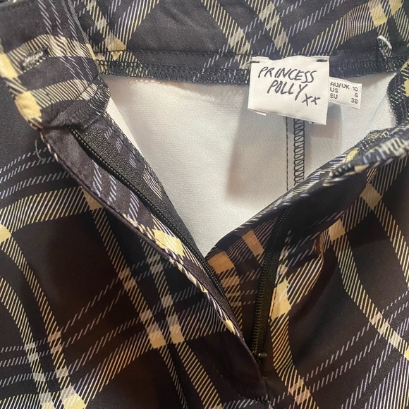 Princess Polly size 6 plaid flare pants - Picture 4 of 7